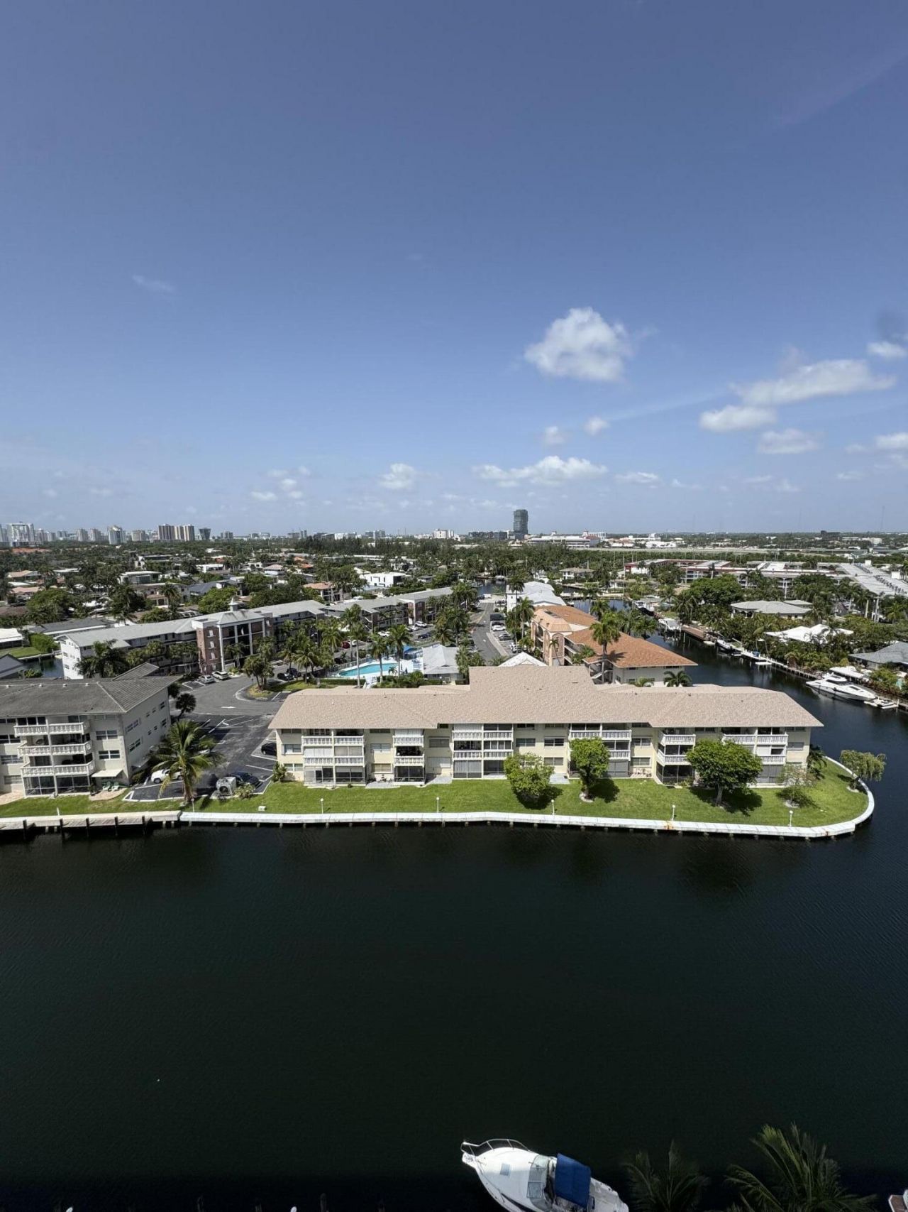 427 Golden Isles Drive, Unit 12d, Hallandale Beach, FL 33009 Photo