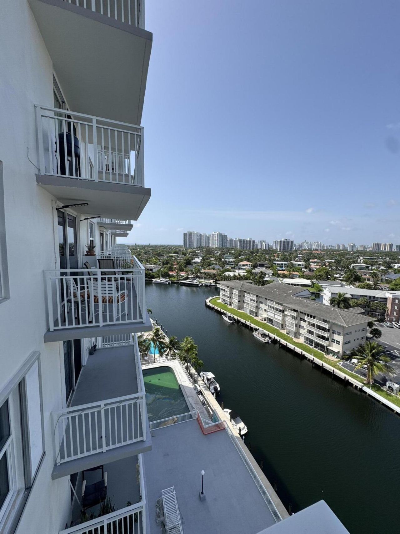 427 Golden Isles Drive, Unit 12d, Hallandale Beach, FL 33009 Photo