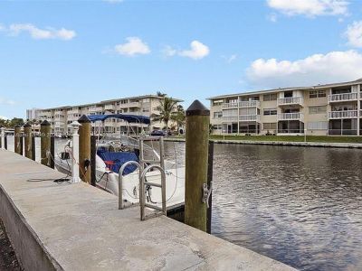 427 Golden Isles Drive, Unit 12d, Hallandale Beach, FL 33009 Photo