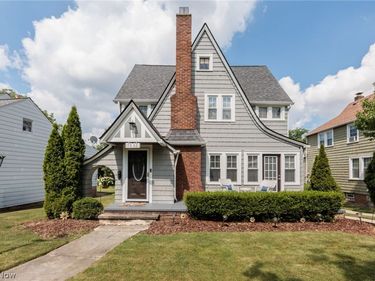 5860 Wickfield Drive, Parma Heights, OH 44130