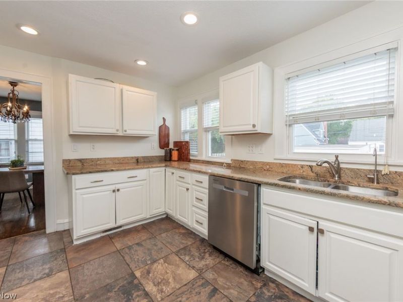 5860 Wickfield Drive, Parma Heights, OH 44130 Photo 17
