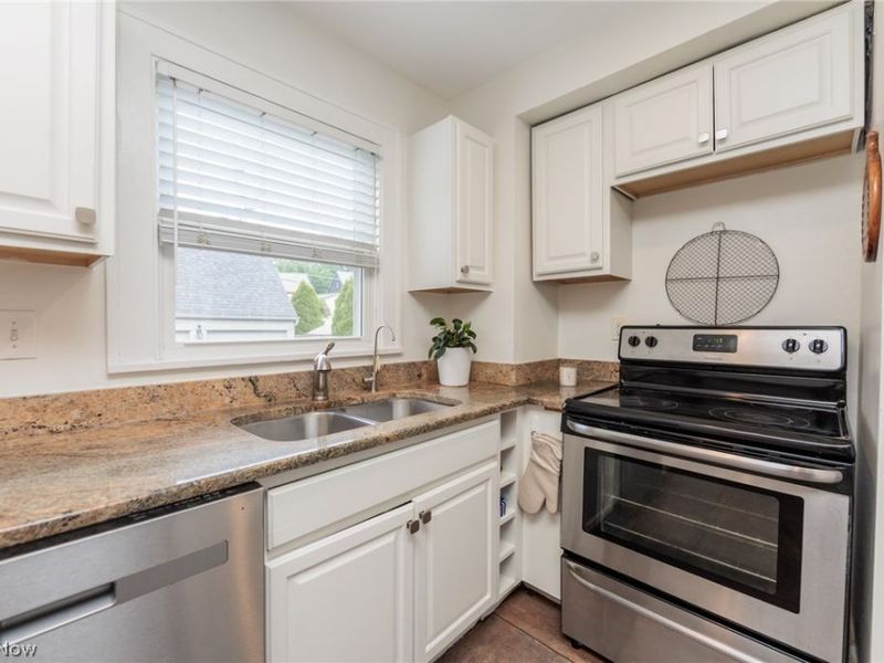 5860 Wickfield Drive, Parma Heights, OH 44130 Photo 18