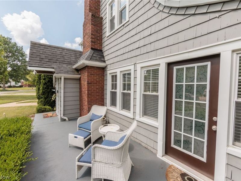 5860 Wickfield Drive, Parma Heights, OH 44130 Photo 4