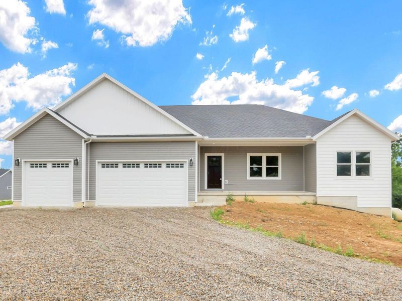 621 Trapp Lane, Hopewell, OH 43746 Photo 2