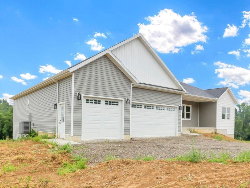 621 Trapp Lane, Hopewell, OH 43746 Photo 3