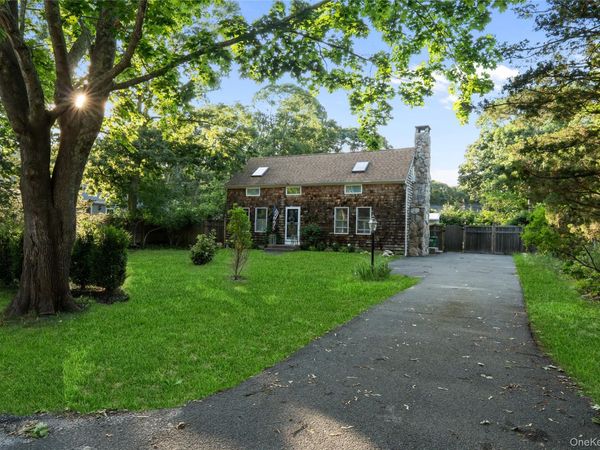 36 Argonne Road W, Hampton Bays, NY 11946