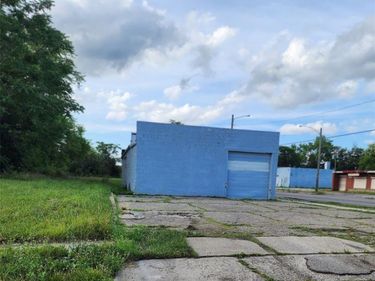 18811 Hayes Street, Detroit, MI 48205
