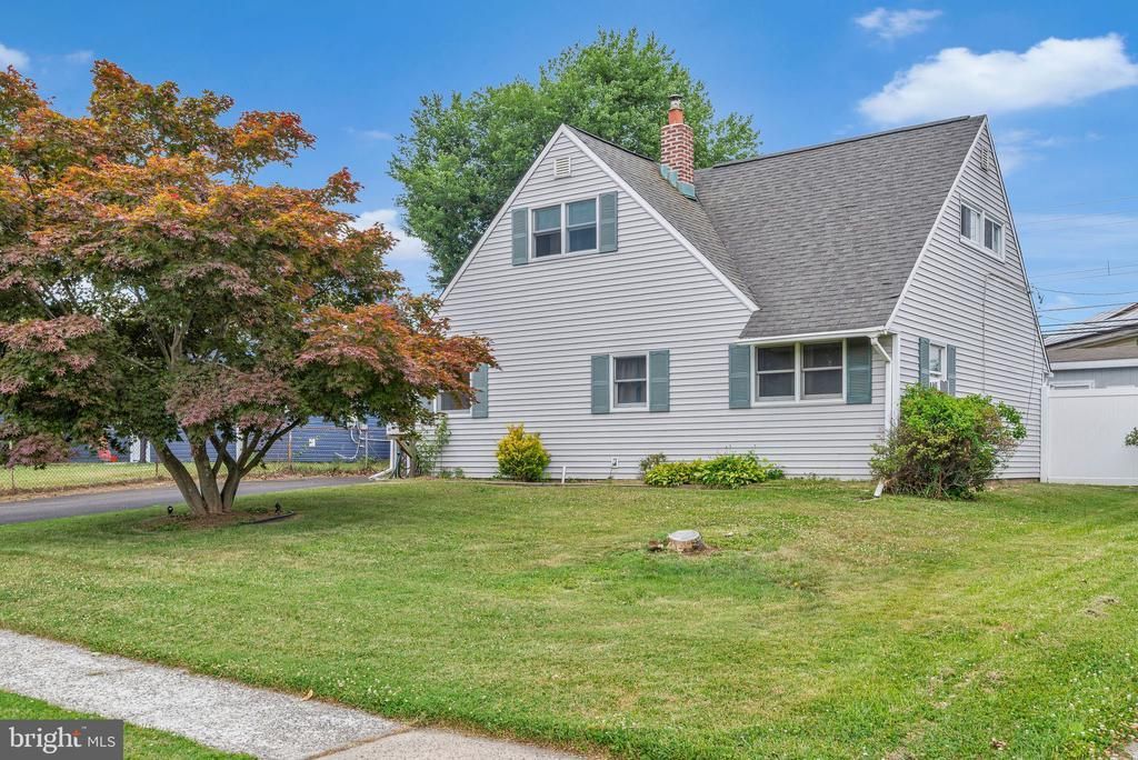 45 RED CEDAR DRIVE , LEVITTOWN, PA 19055