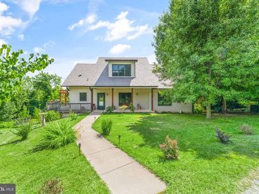 40989 REDWING SONG LANE, LOVETTSVILLE, VA 20180