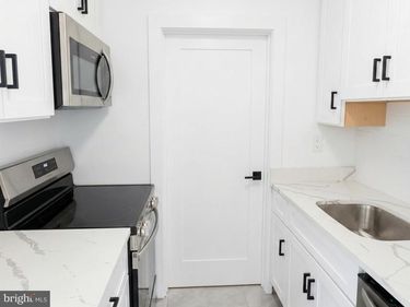 4930 W CHESTER PIKE, Unit 201, NEWTOWN SQUARE, PA 19073
