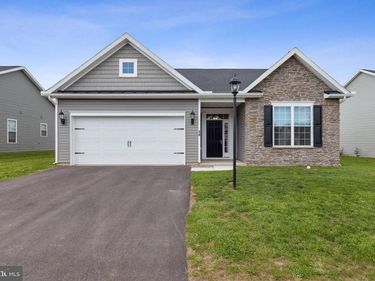 299 EDIE CIRCLE, Unit 114, STEWARTSTOWN, PA 17363