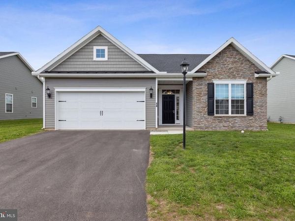 299 EDIE CIRCLE , Unit 114, STEWARTSTOWN, PA 17363