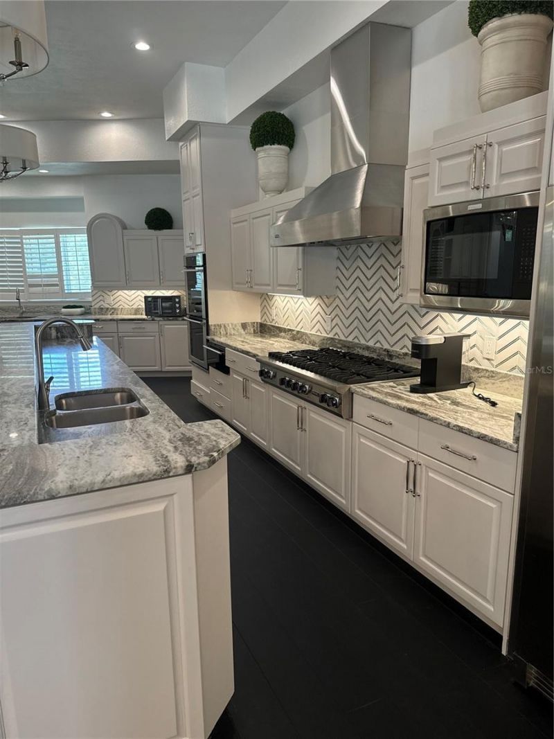 1040 Sweetwater Club Boulevard, Longwood, FL 32779 Photo