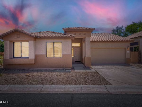 8953 E CAPRI Avenue, Mesa, AZ 85208