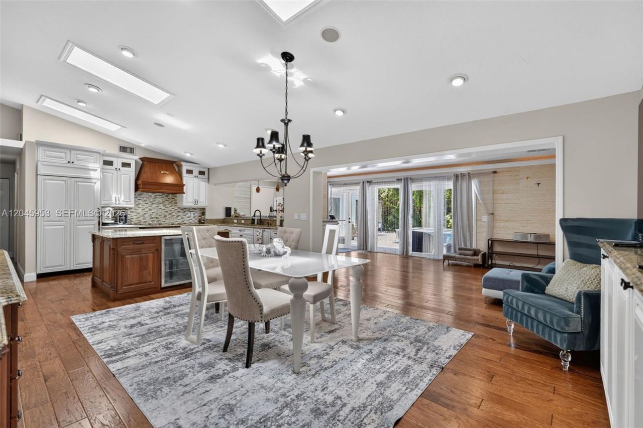 542 N Cypress Dr , Unit 542, Tequesta, FL 33469 Photo