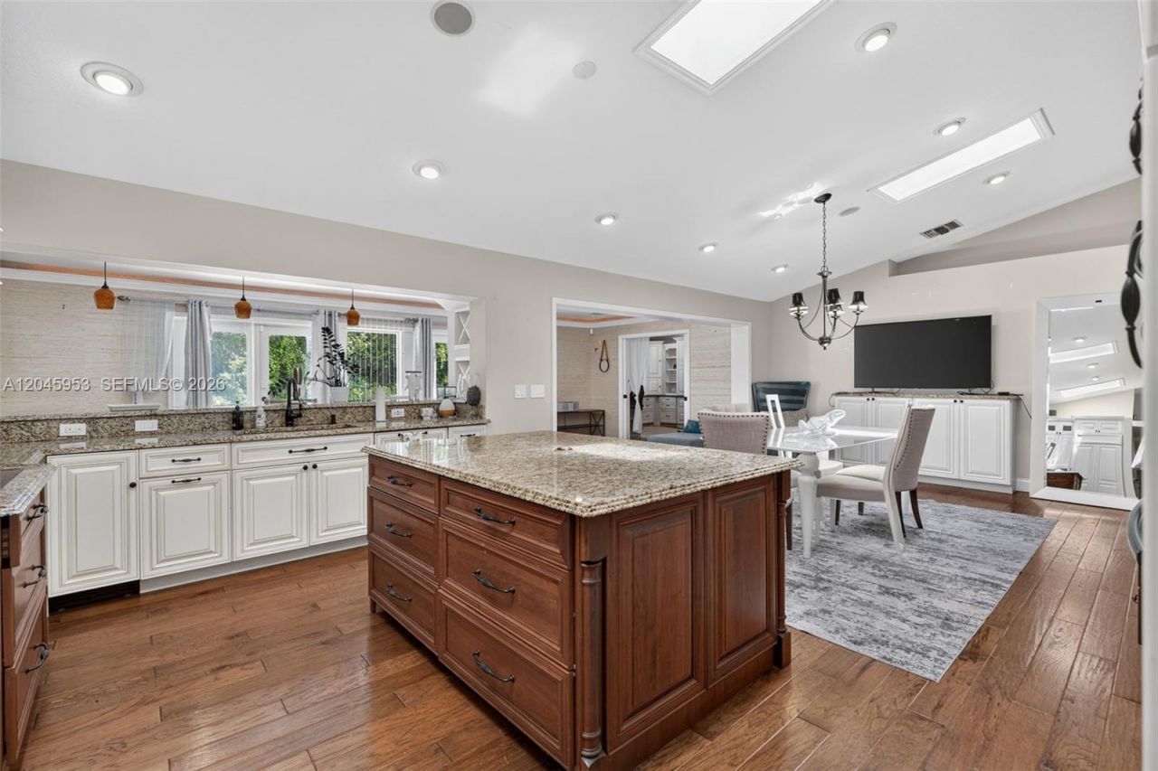 542 N Cypress Dr , Unit 542, Tequesta, FL 33469 Photo