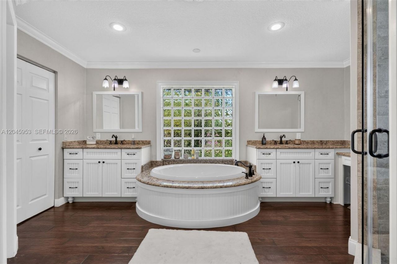 542 N Cypress Dr , Unit 542, Tequesta, FL 33469 Photo