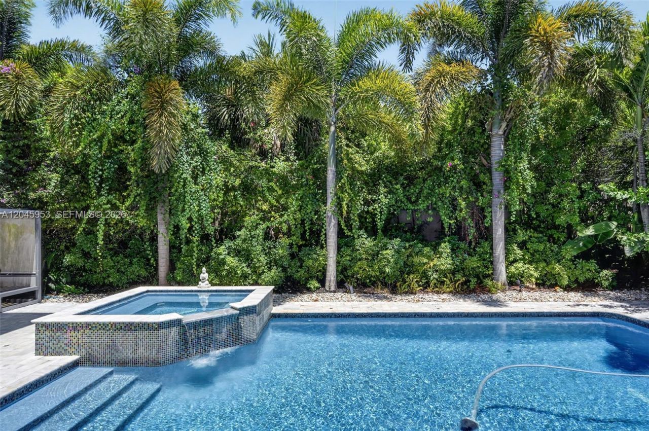 542 N Cypress Dr , Unit 542, Tequesta, FL 33469 Photo