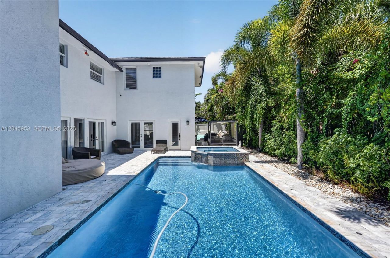 542 N Cypress Dr , Unit 542, Tequesta, FL 33469 Photo