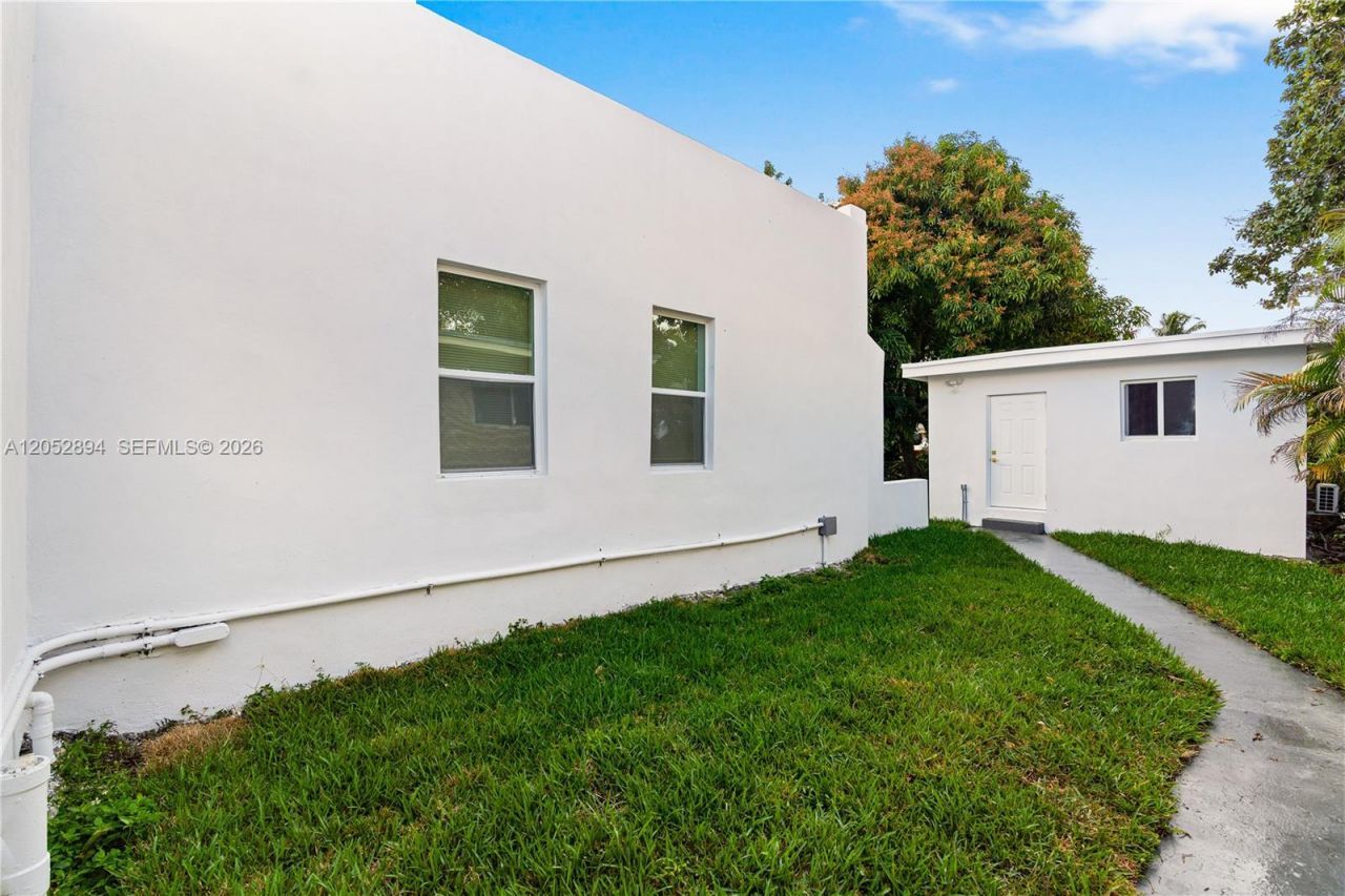 1274 NW 55th Ter , Miami, FL 33142 Photo