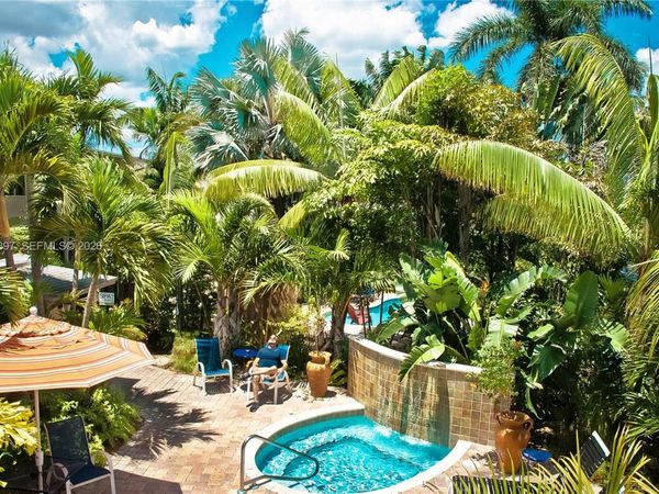 2209 NE 26th St , Wilton Manors, FL 33305