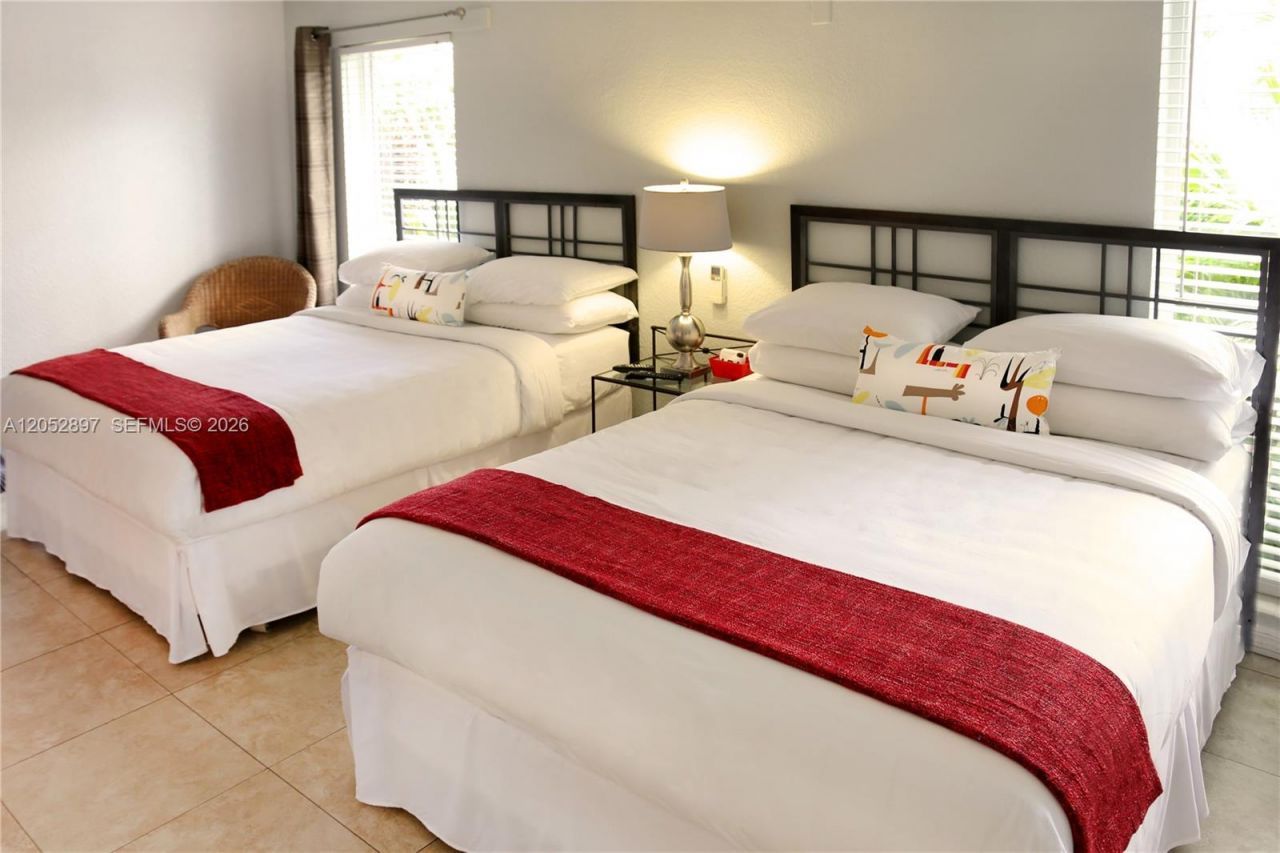2209 NE 26th St , Wilton Manors, FL 33305 Photo