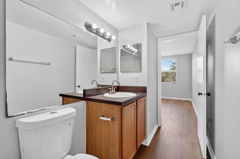 760 Executive Center Drive, Unit 32, West Palm Beach, FL 33401 Photo