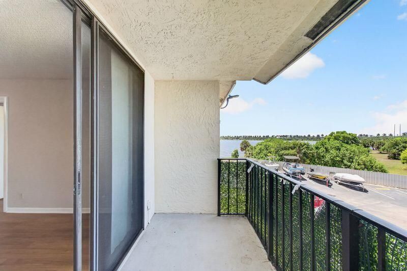 760 Executive Center Drive, Unit 32, West Palm Beach, FL 33401 Photo
