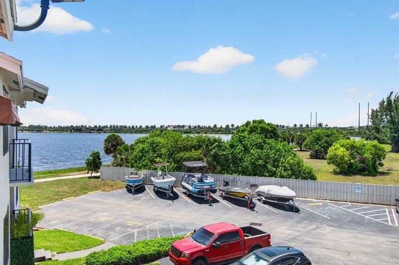 760 Executive Center Drive, Unit 32, West Palm Beach, FL 33401 Photo