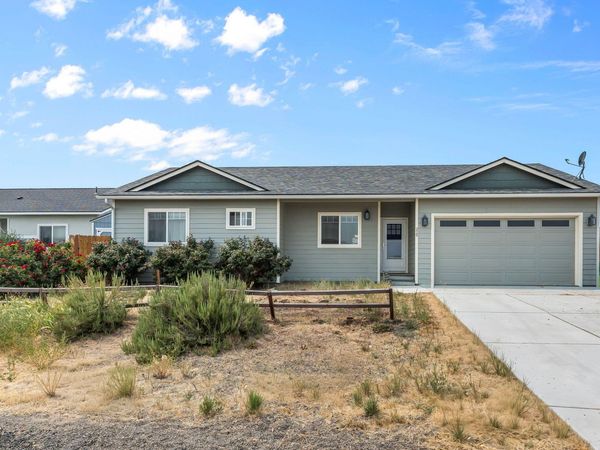229 Alfalfa Drive, Culver, OR 97734