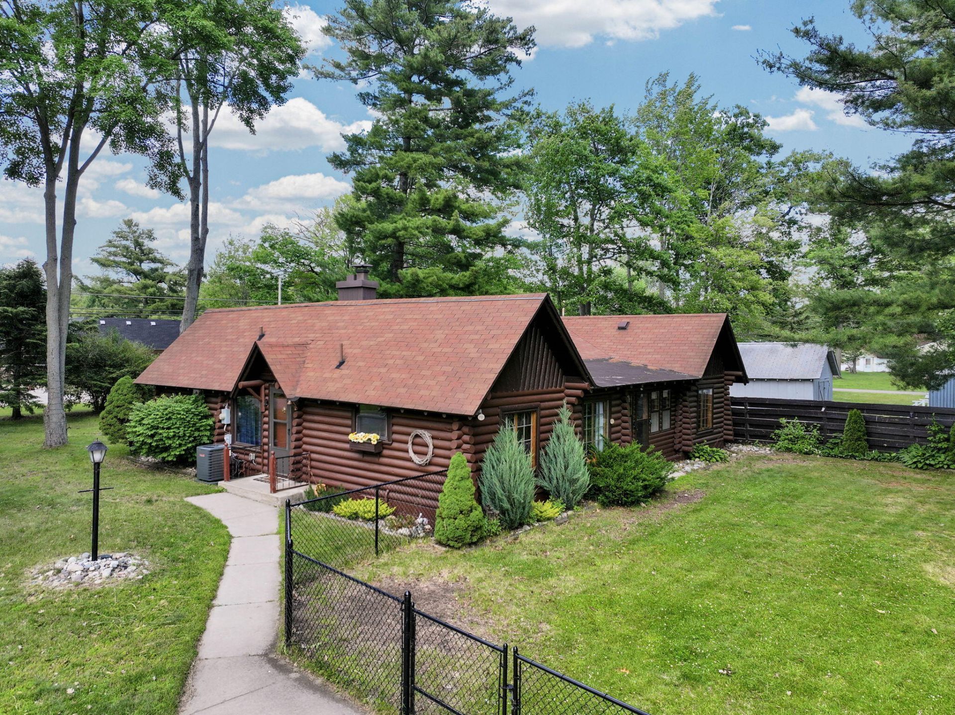 3657 E Houghton Lake Drive, Houghton Lake, MI 48629 Main Photo