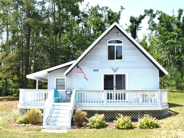 5929 Star Road, Johannesburg, MI 49751