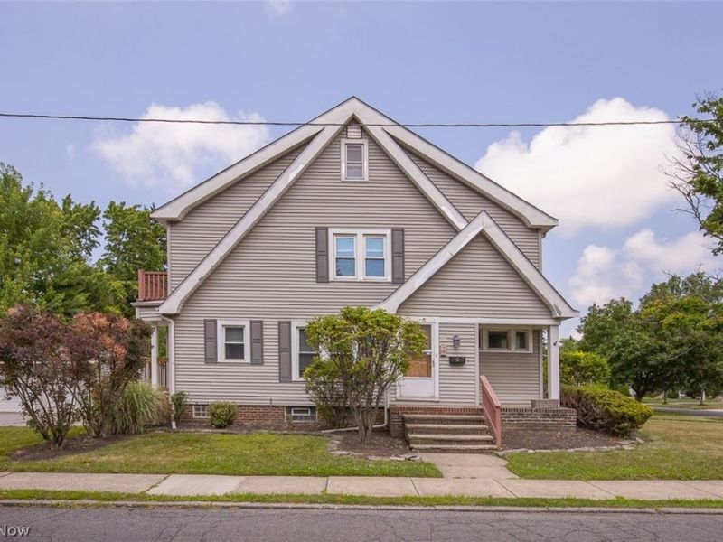 912 Cambridge Road, Unit B, Cleveland Heights, OH 44121 Photo 1