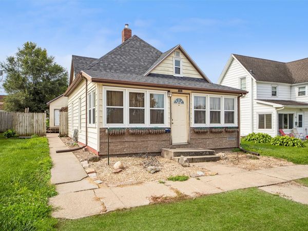 121 W Spring Street, Colfax, IA 50054