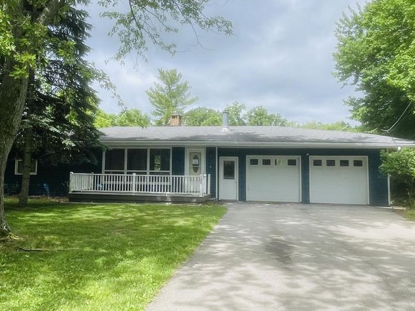 1806 Barr Street, Hillsdale, MI 49242