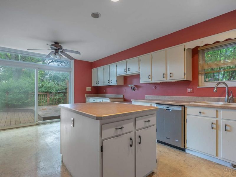 851 Weybridge Drive, Springfield, OH 45503 Photo 10