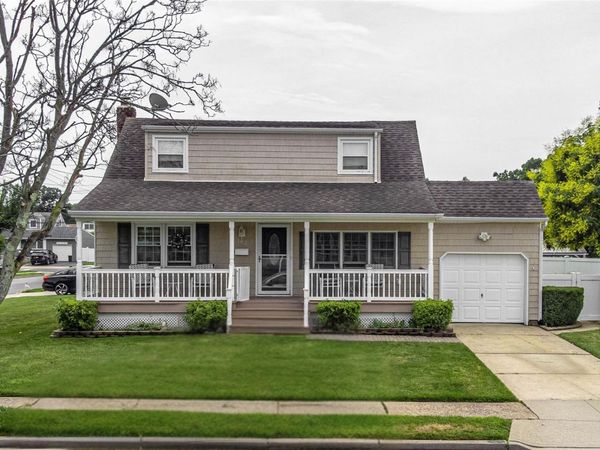 262 N Cedar Street, North Massapequa, NY 11758