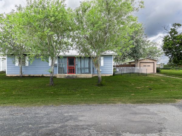 609 N ROSALIE ST, Falls City, TX 78113