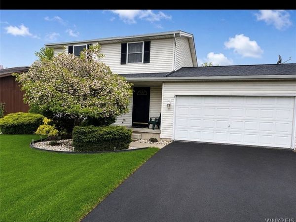 7001 Rebecca Drive, Niagara Falls, NY 14304