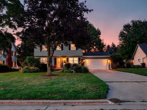 1344 WHITTIER DRIVE, Neenah, WI 54956