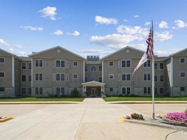 1701 130th St, Unit 307, Anamosa, IA 52205