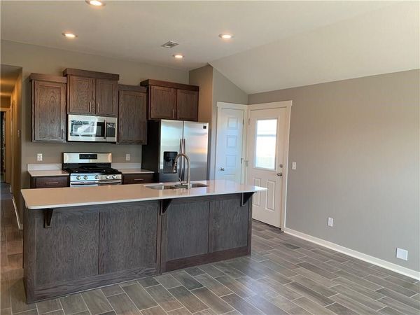 704 W Weymouth Court , Siloam Springs, AR 72761