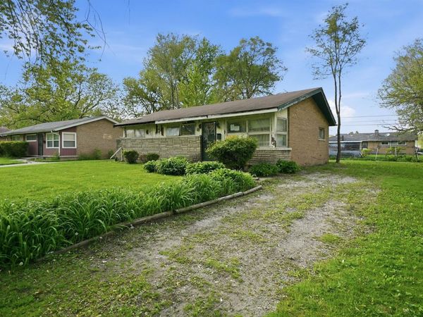 2934 Nottingham Avenue , Markham, IL 60428