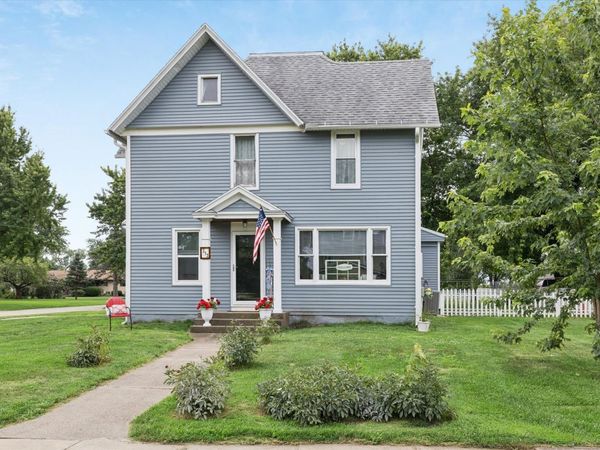 313 Grove Street , Calamus, IA 52729