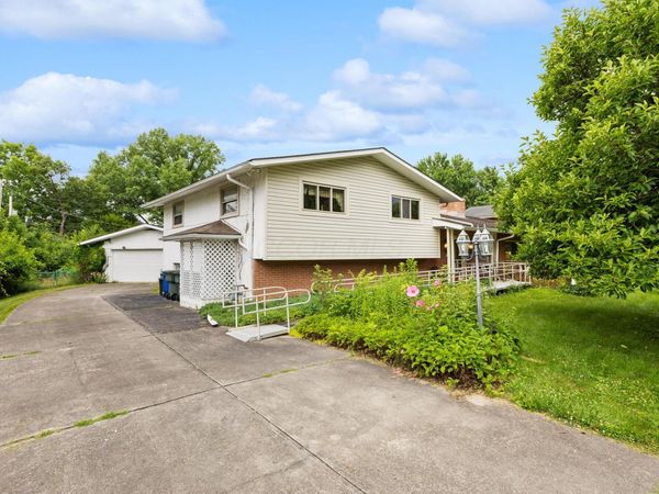 975 Lornaberry Lane, Columbus, OH 43213