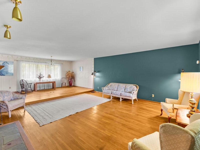 975 Lornaberry Lane, Columbus, OH 43213 Photo 6