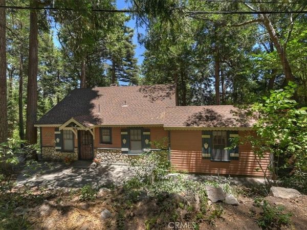 563 E Victoria Court, Lake Arrowhead, CA 92352