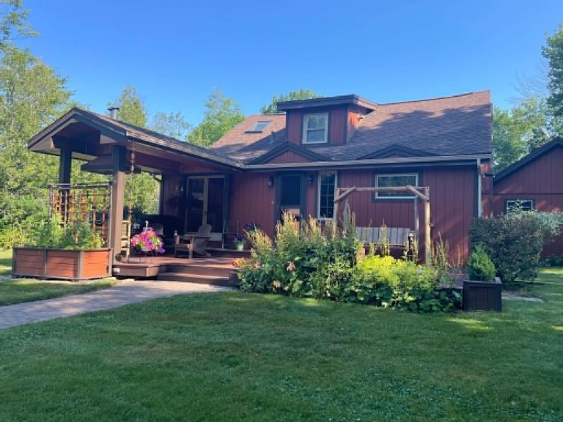 2506 W 4th Ave, Sault Sainte Marie, MI 49783 Main Photo