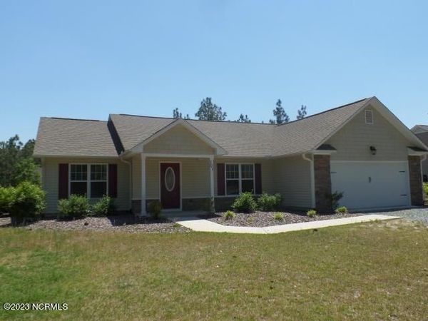 101 Rustic Drive , West End, NC 27376