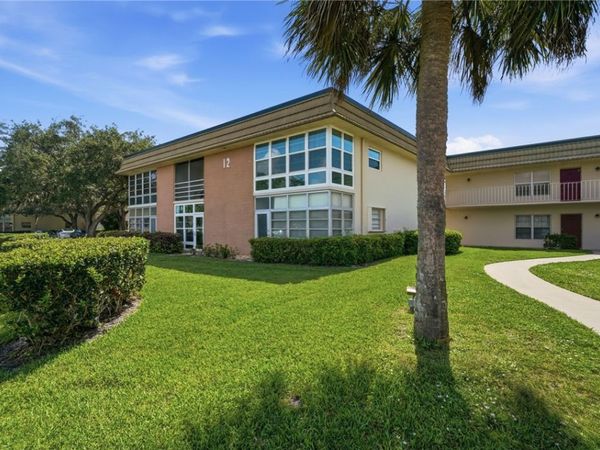12 Vista Gardens Trail, Unit 104, Vero Beach, FL 32962
